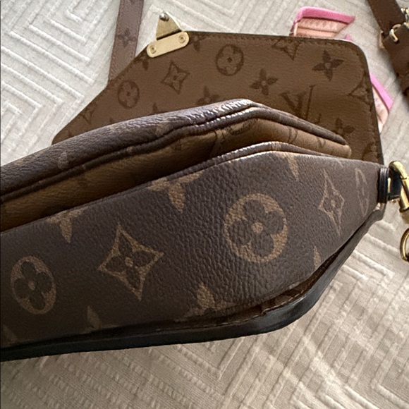 Louis Vuitton Pochette Métis reverse - Picture 7 of 14